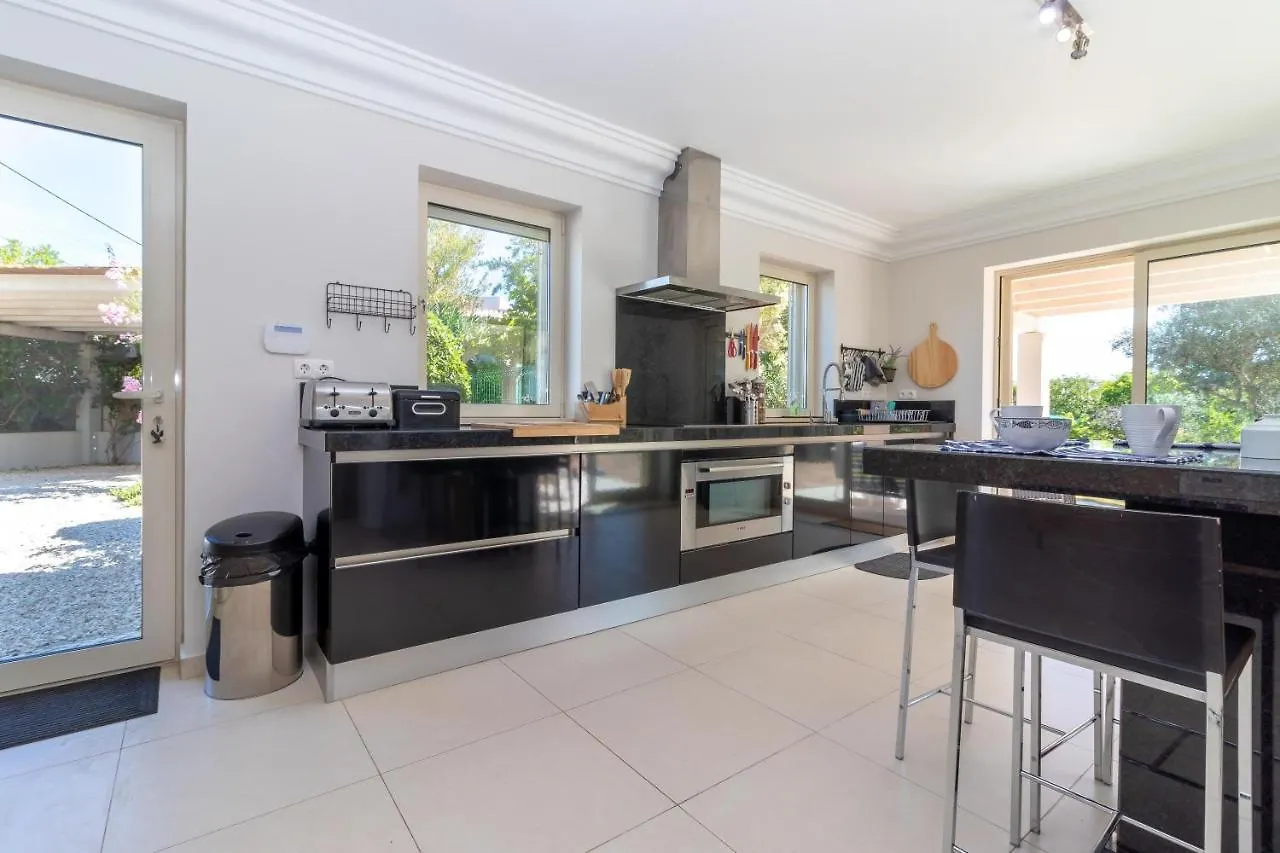 Villa Soalheira - Walk To Beach Private Pool And Gardens Carvoeiro
